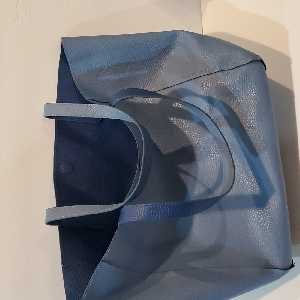 Reversible Blue Tote Bag Pebbled Faux Leather Dark & Light Blue Magnetic Closure - Picture 11 of 12
